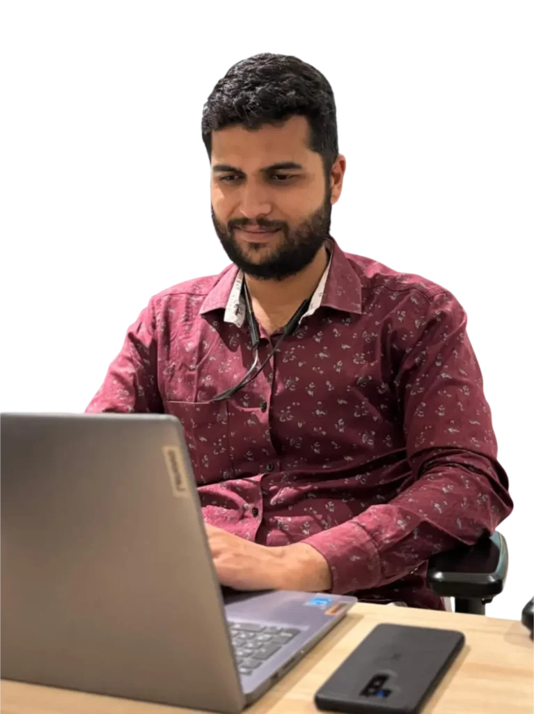 akshay-bedwal-working-on-laptop