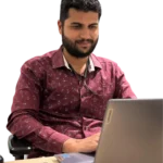 akshay-bedwal-working-on-laptop